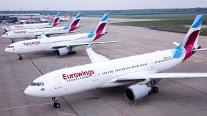 Eurowings A330 Line-up Foto Eurowings.jpg